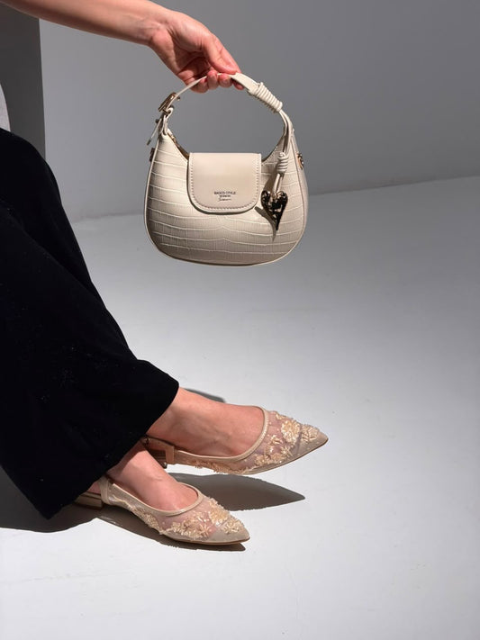 Demure flat