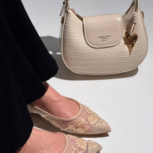 Demure flat